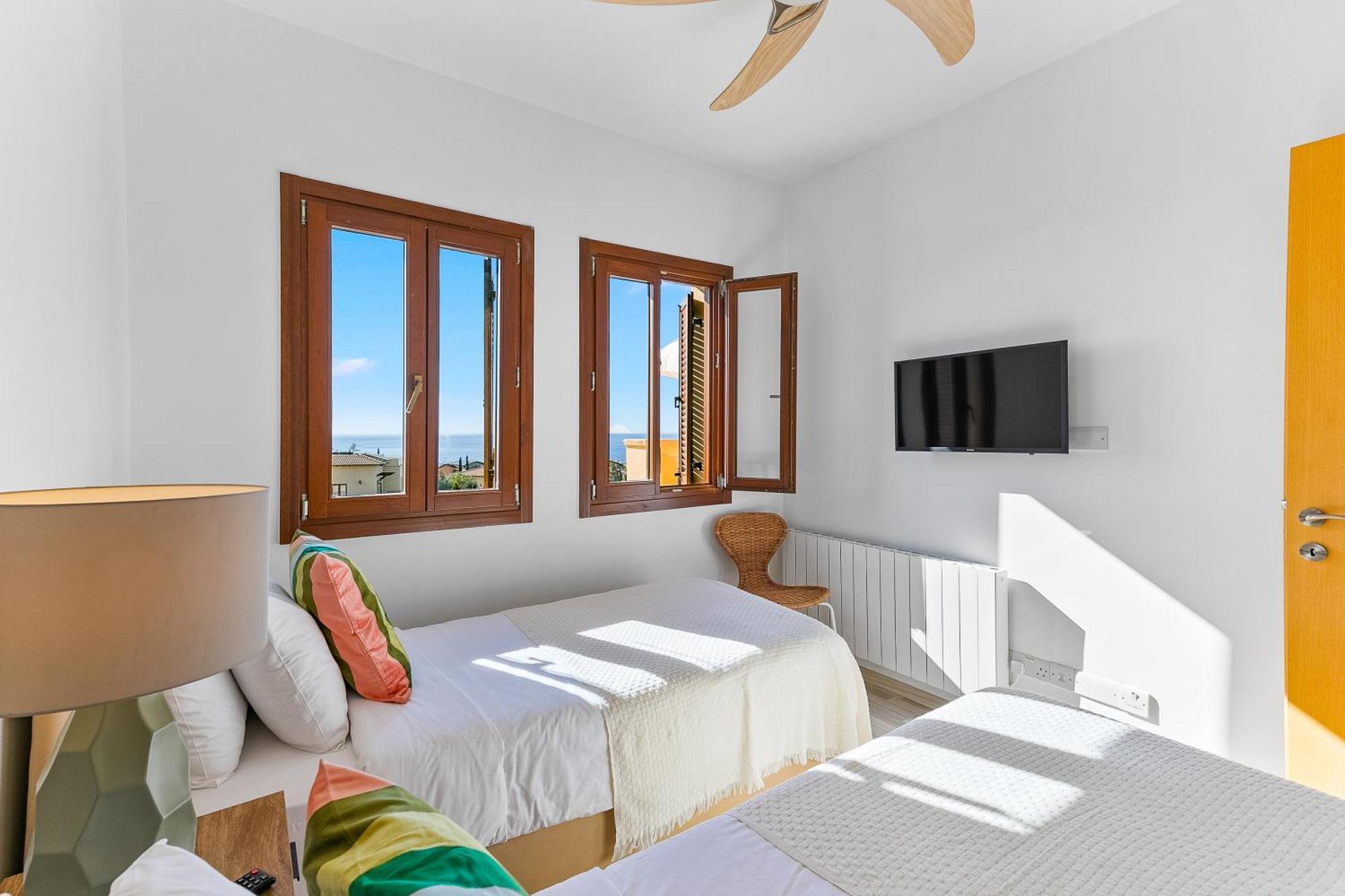 2 Bedroom Apartment Thalassa With Sea And Sunset Views, Aphrodite Hills Resort Kouklia Esterno foto