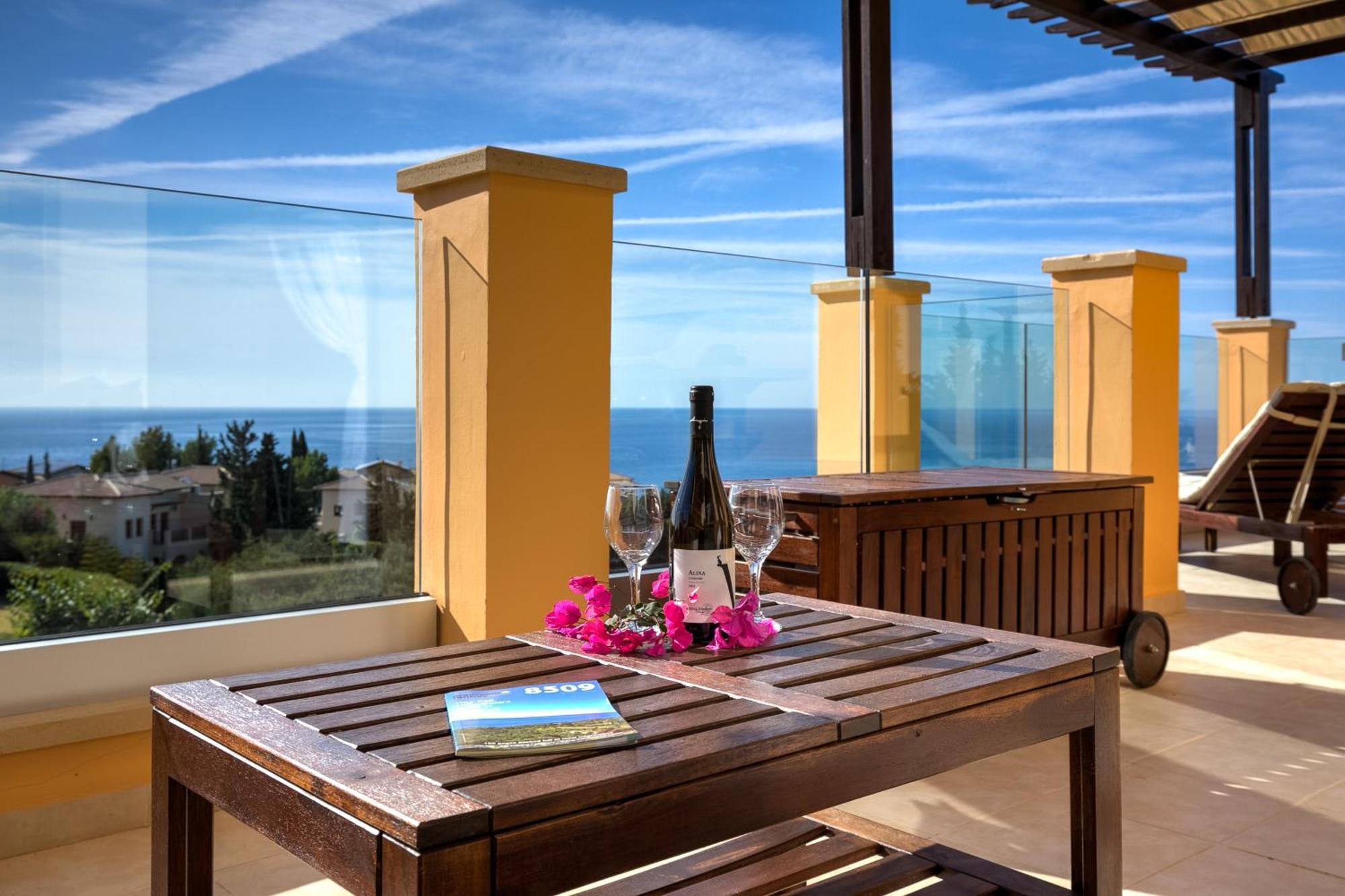 2 Bedroom Apartment Thalassa With Sea And Sunset Views, Aphrodite Hills Resort Kouklia Esterno foto