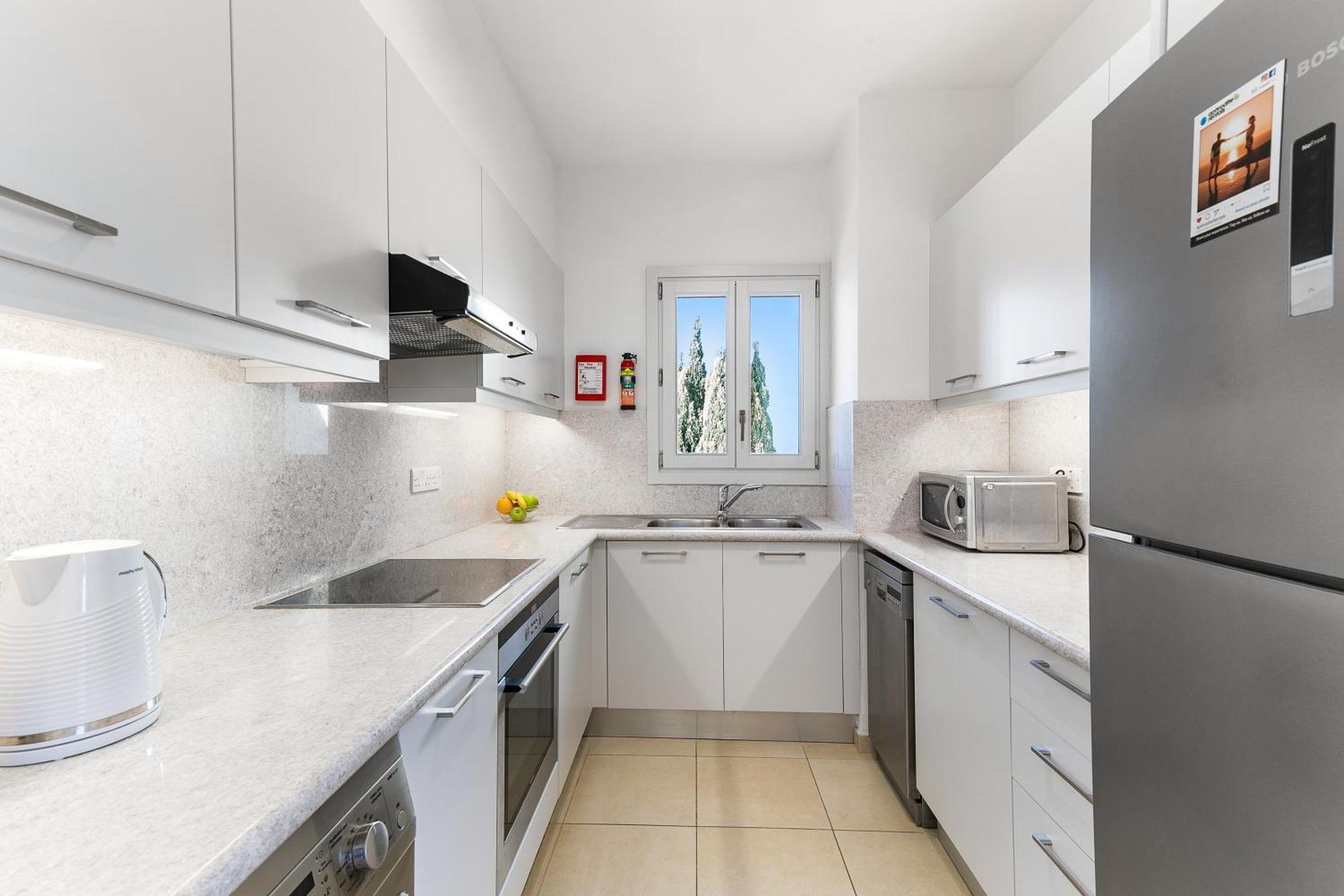 2 Bedroom Apartment Thalassa With Sea And Sunset Views, Aphrodite Hills Resort Kouklia Esterno foto