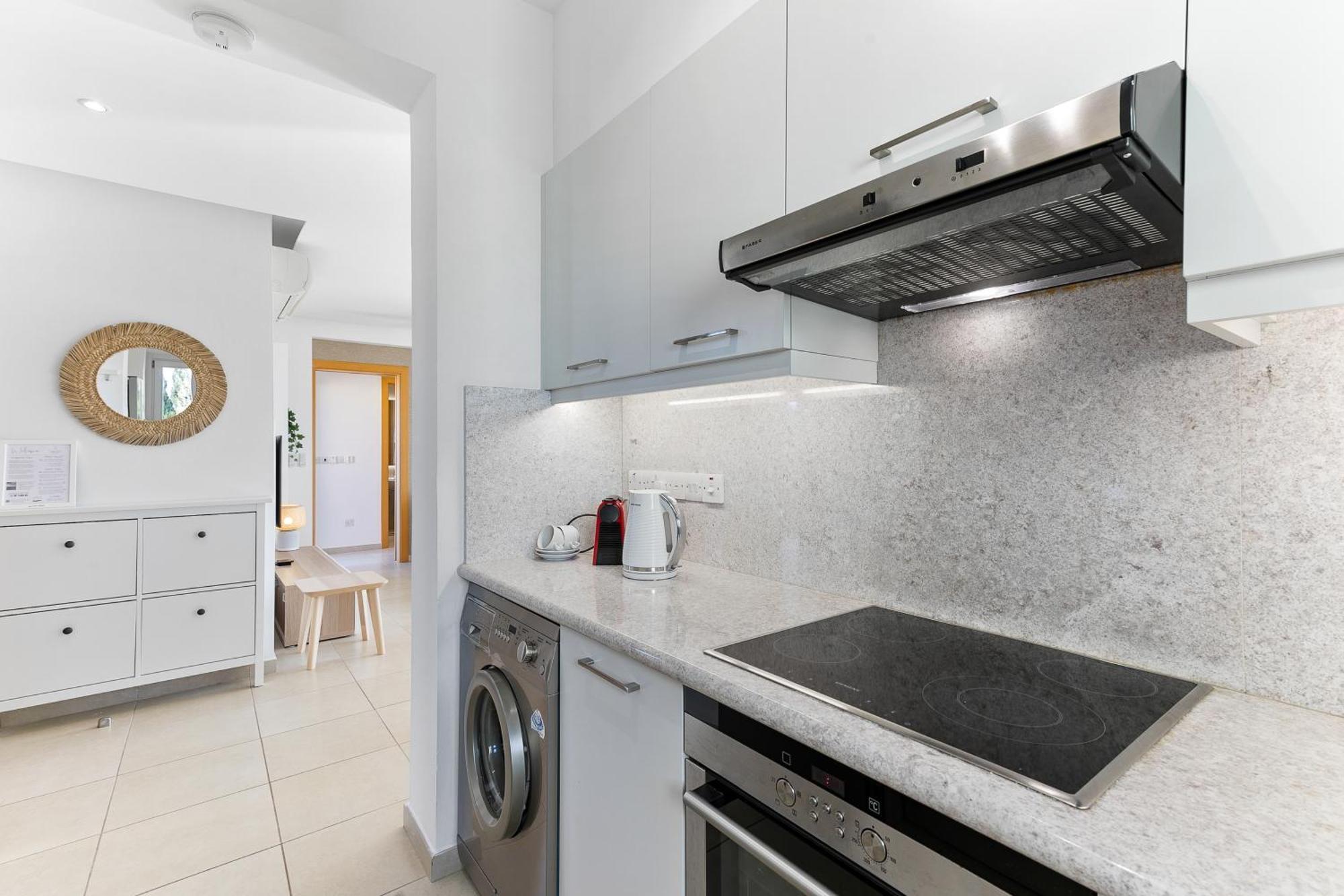 2 Bedroom Apartment Thalassa With Sea And Sunset Views, Aphrodite Hills Resort Kouklia Esterno foto